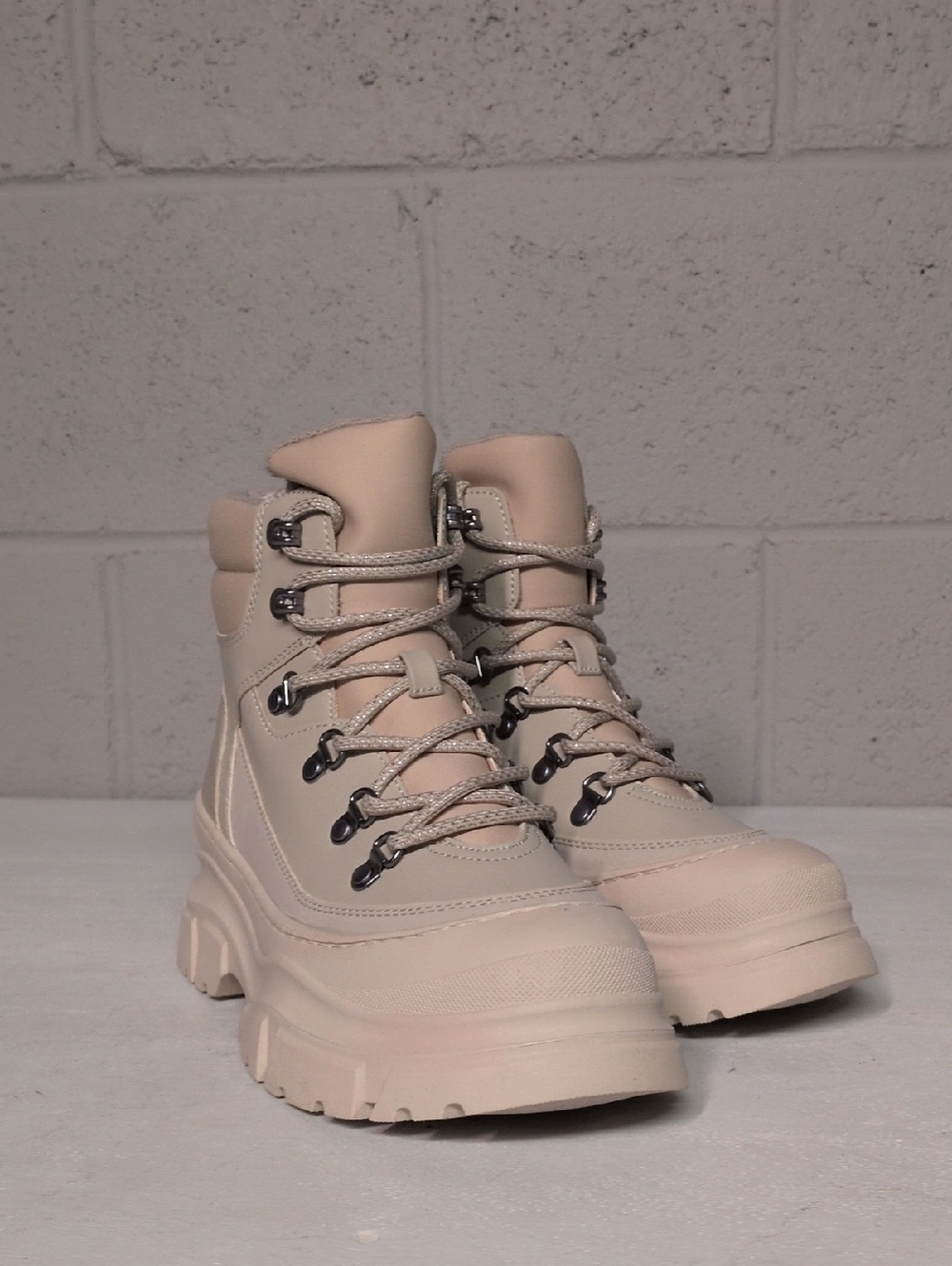 Nine West Budde Lace-Up Lug Sole Women's Combat Boots, Size 8, NWOT, Gorpcore - Picture 4 of 8